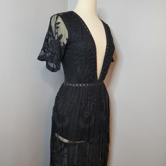 Honey Punch Small Black Lace Maxi Dress Romper Deep Plunge V-Neck Sheer Overlay - Picture 7 of 12
